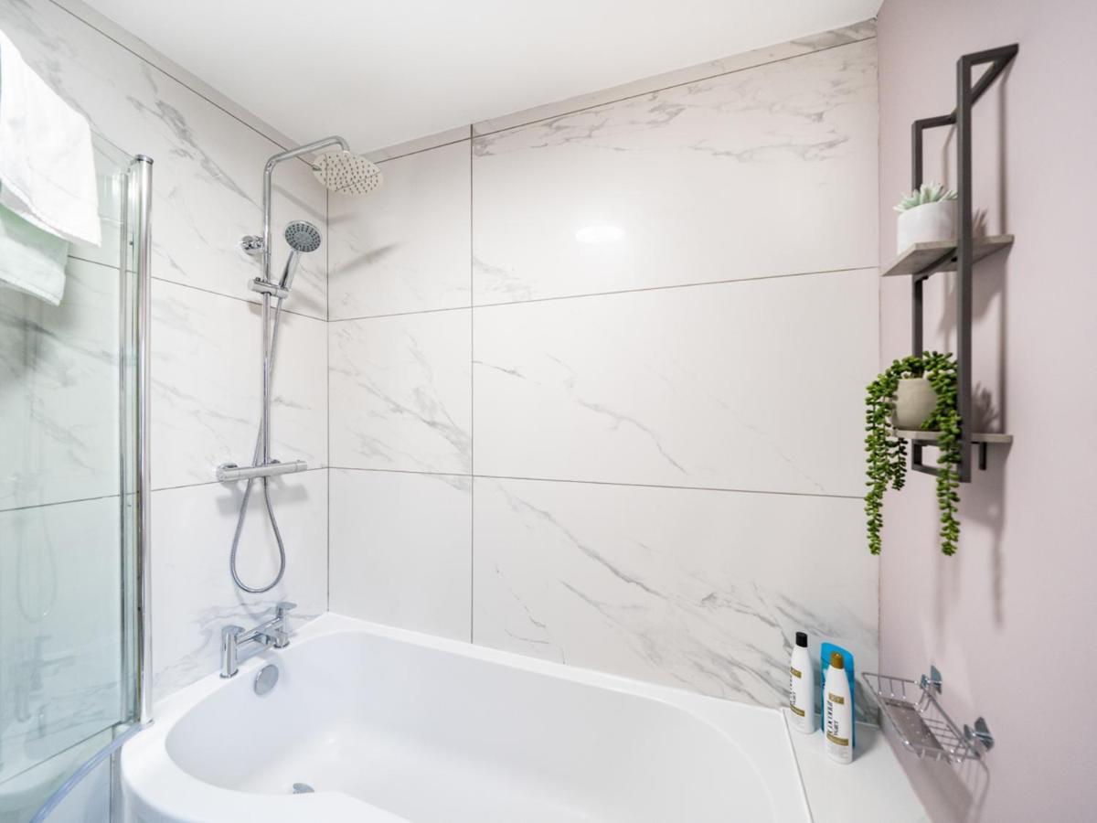 Pass The Keys 58 Lw Ave Stunning 2Br Terrace Top Location Lots Nearby Belfast Eksteriør billede